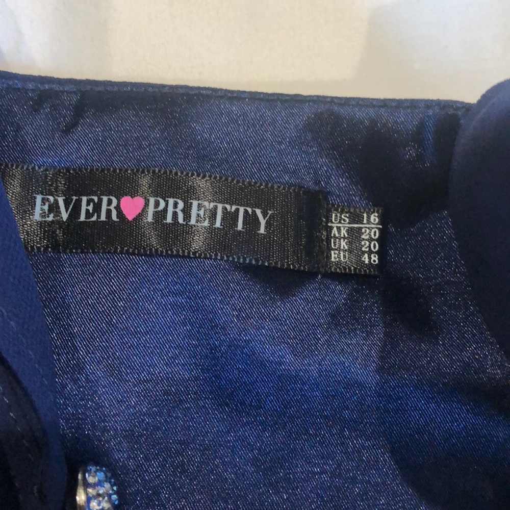 ❤️HOST PICK❤️Beautiful Elegant Evening Dress - Picture 13 of 15